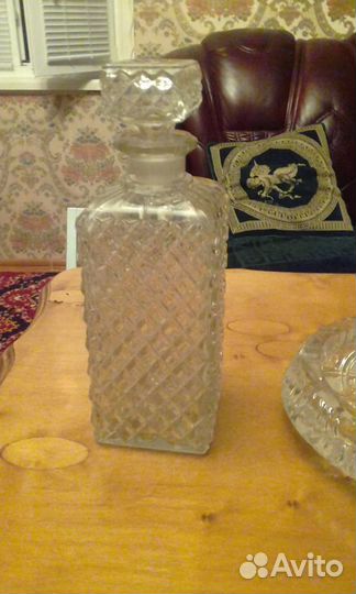 Продаю старинные вещи сервиз-15 000; кувшины по 1