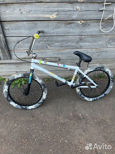 Трюковой велосипед BMX