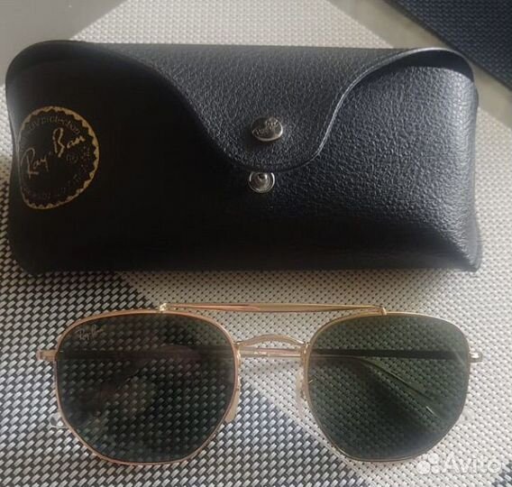 Солнцезащитные очки RAY BAN