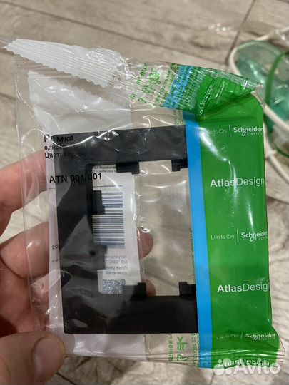 Рамки и выводы Schneider Electric