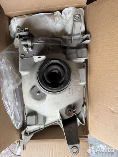 Продам фару prado 95