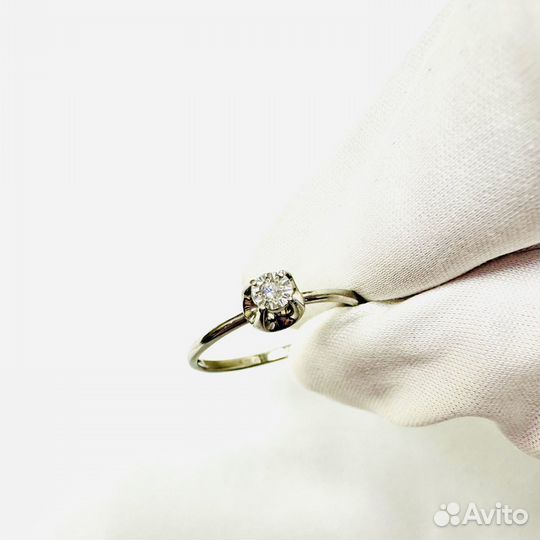 Золотое кольцо с камнем 16,5р