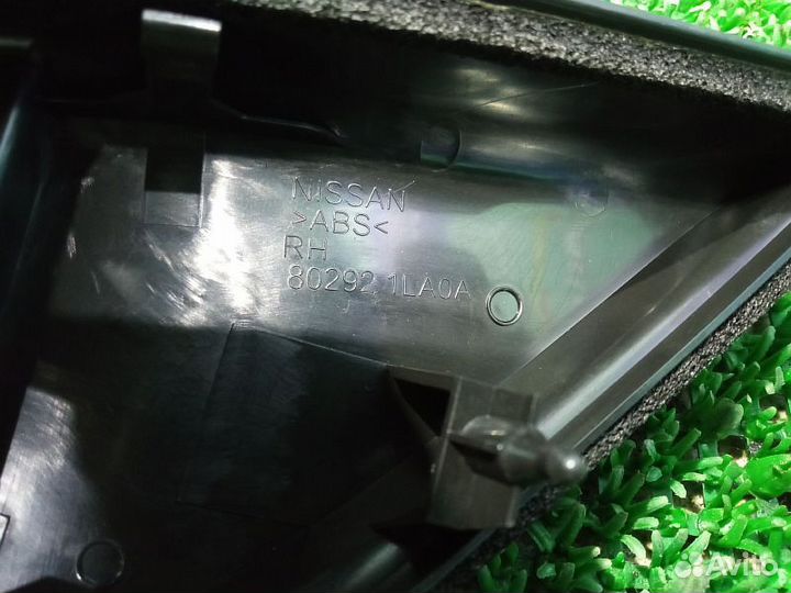 Уголок зеркала внутренний передний правый Nissan P