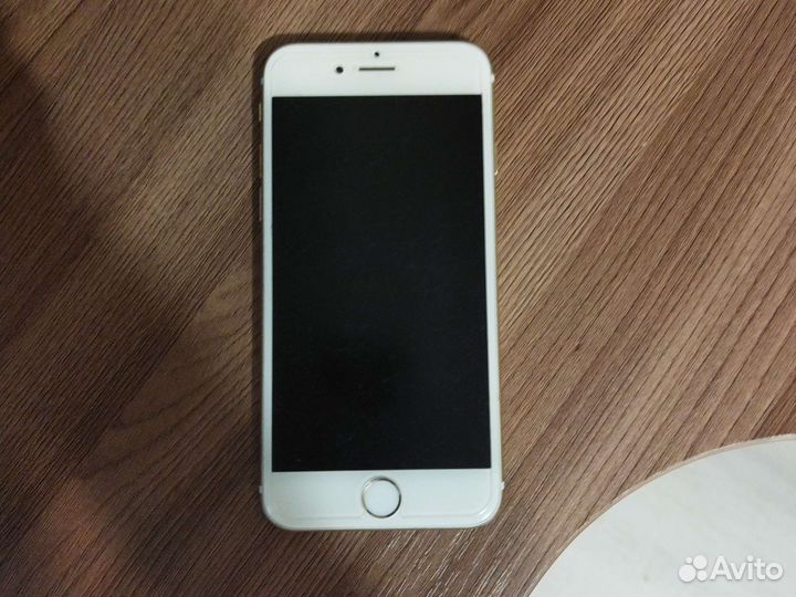 Телефон iPhone 6