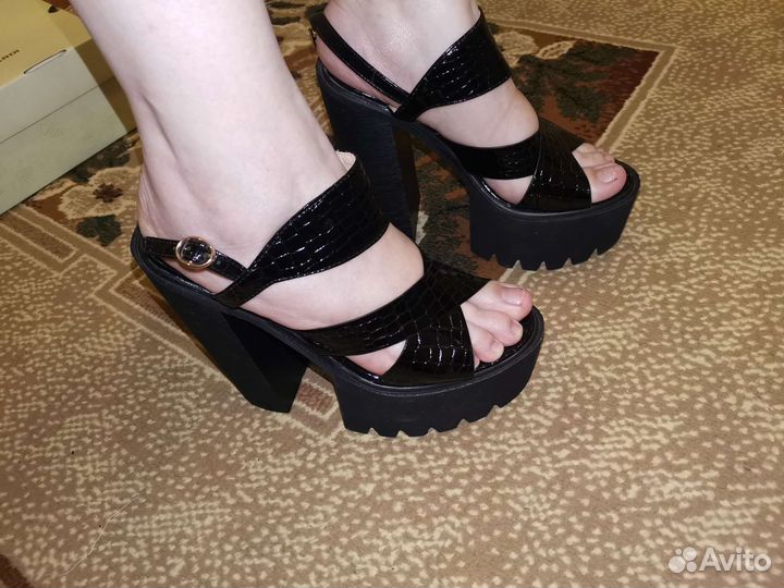 Босоножки женские 37 размер новые