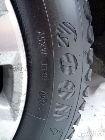 Goodyear Ultragrip Ice Arctic 205/60 R16