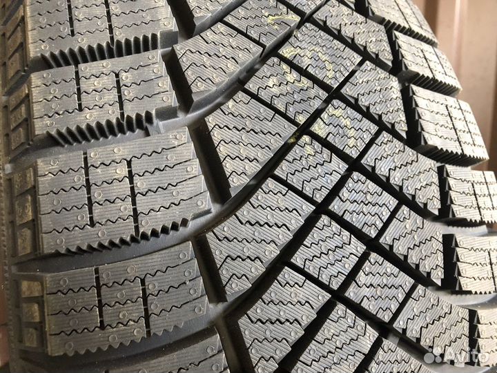 Pirelli Ice Zero FR 205/60 R16 96T