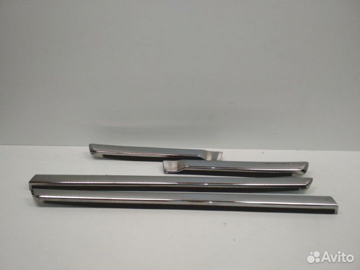 Комплект накладок на двери Toyota Land Cruiser 200