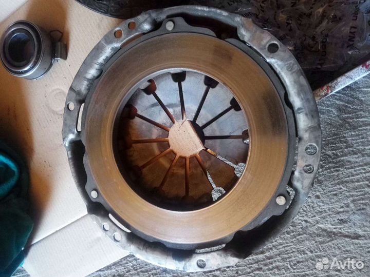 Коплект сцепления на тойоту короллу,аурис,ярис