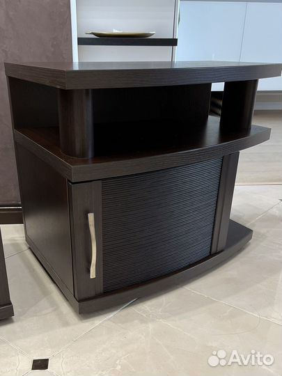 Тумба прикроватная