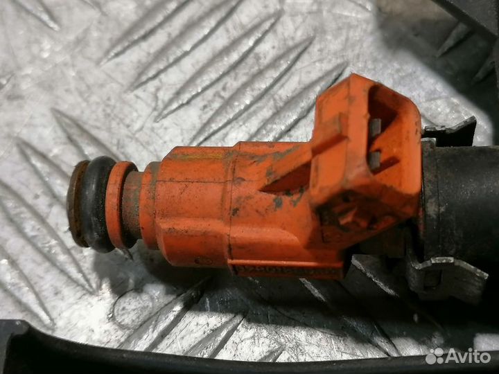 Форсунка двигателя Peugeot 307 2001 2008