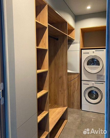 Гардеробная с зеркалом