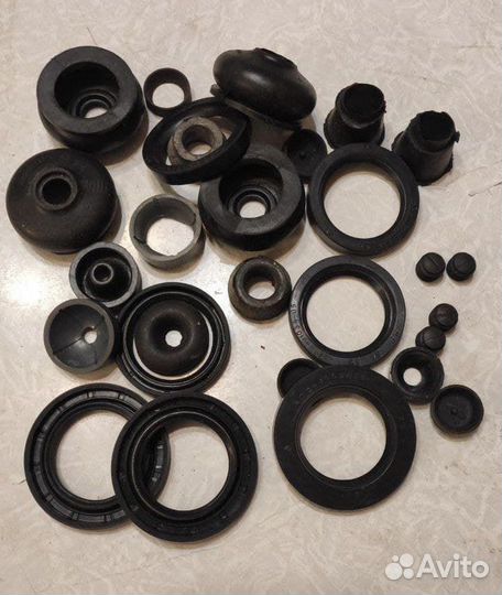 Набор запчастей для Москвича 2140. Новые