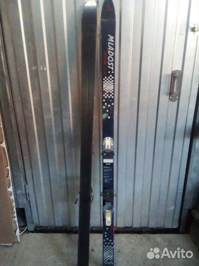 Горные лыжи и ботинки