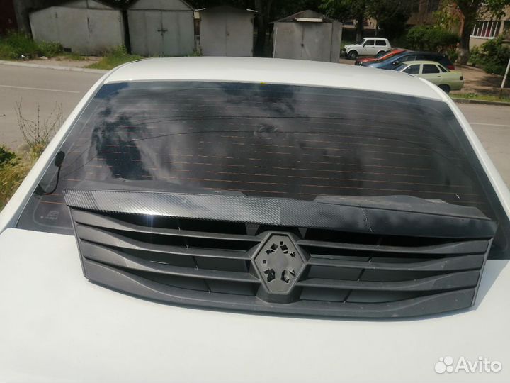 Решотка радиатора рено логан