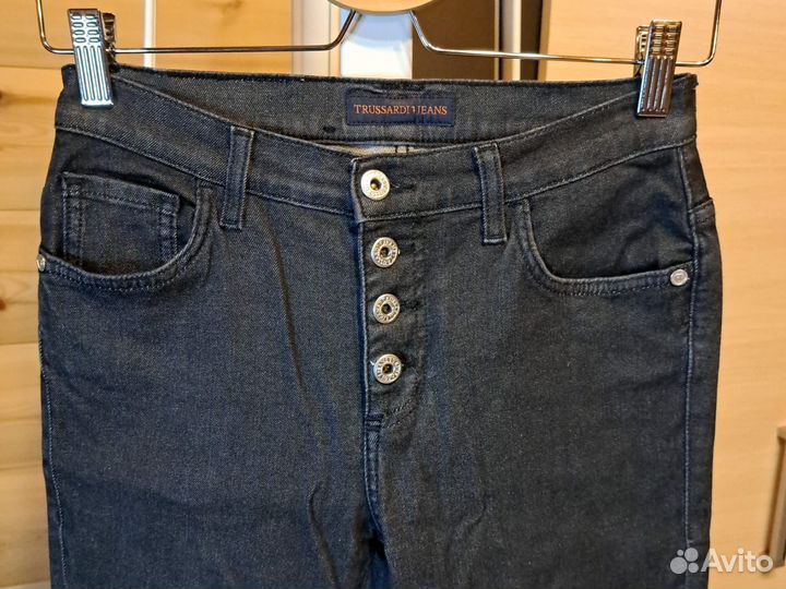 Джинсы 26 на болтах trussardi jeans