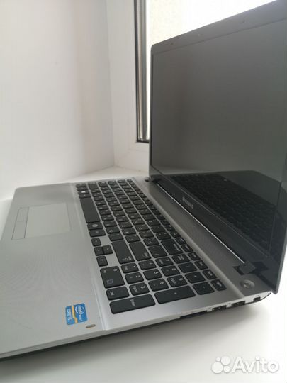 Ноутбук samsung NP370R5E