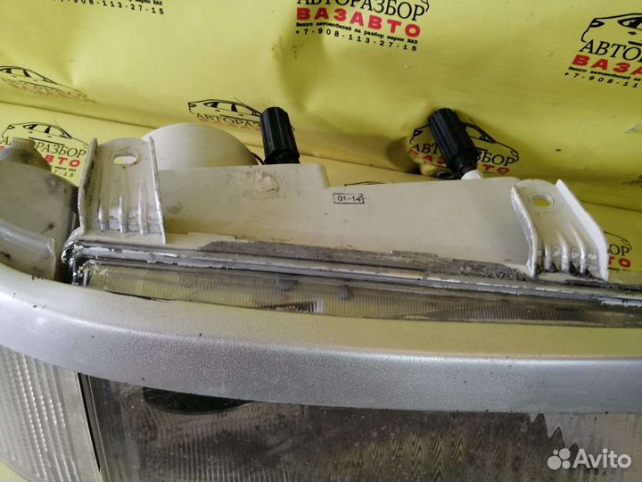 Правая передняя фара на ваз 2110-12