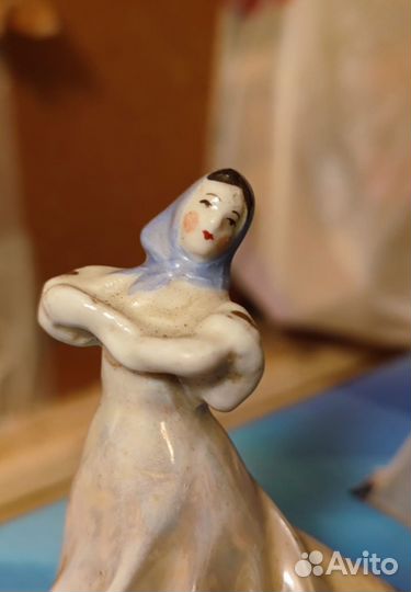 Статуэтка девушка фарфор СССР
