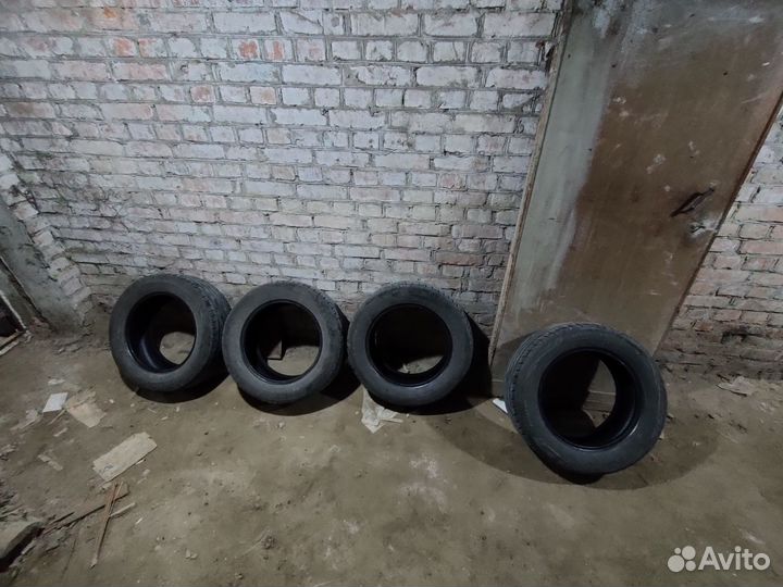 Viatti Strada Asimmetrico V-130 215/60 R16 V