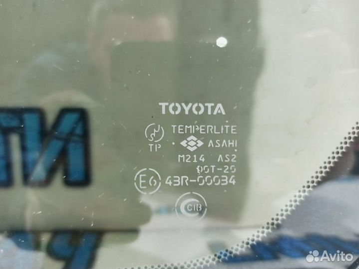 Стекло кузовное глухое левое Toyota Land Cruiser 1