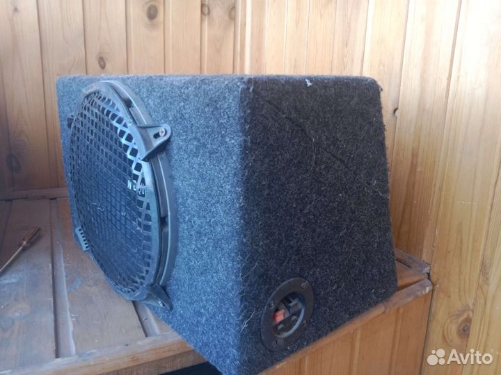 Колонка сабвуфер