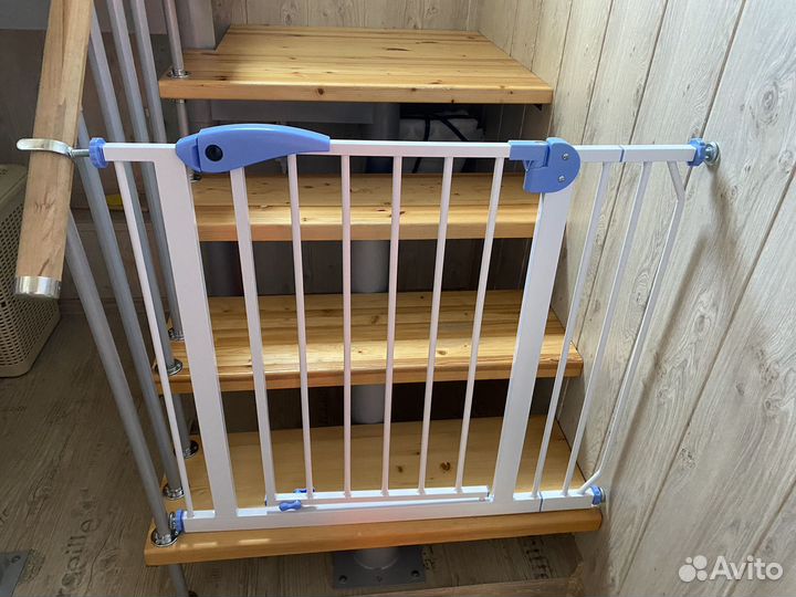 Барьер для лестничного проема для детей