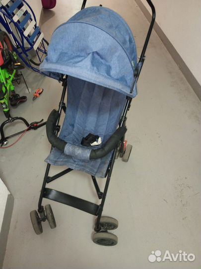 Прогулочная коляска трость