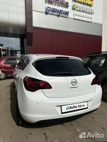 Opel Astra 1.6 AT, 2011, 110 000 км