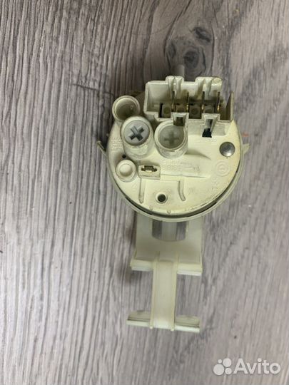 Датчик уровня воды Ariston avl 100