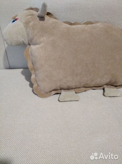 Диванная декоративная подушка новая в виде овечки