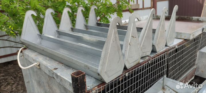 Кормушка 50 см навесная для с/х птицы