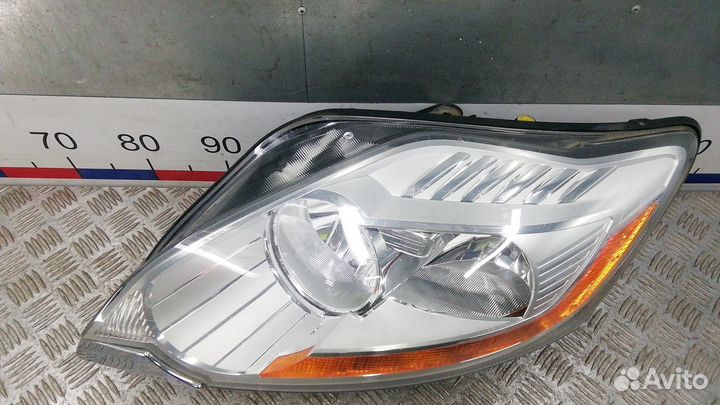 Фара левая Ford Kuga 2010