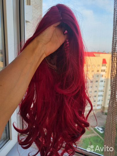Парик красный длинный