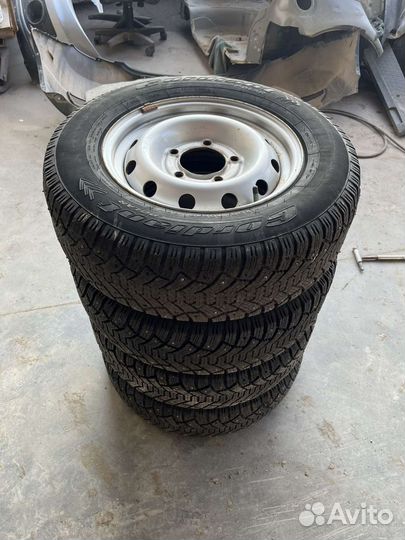 Зимние колеса R15 205/70 на Ниву chevrolet