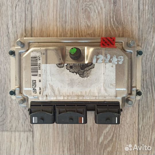 Блок эбу двс Пежо 307 ME7.4.4