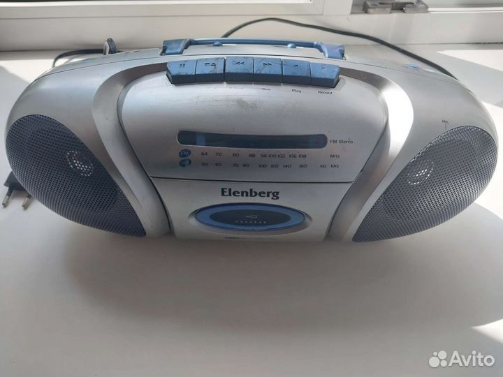 Магнитола Elenberg RCR-2002