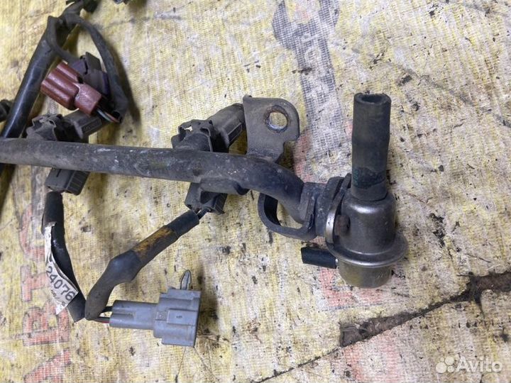 Топливная рампа Nissan Primera W11 SR20DE 1998