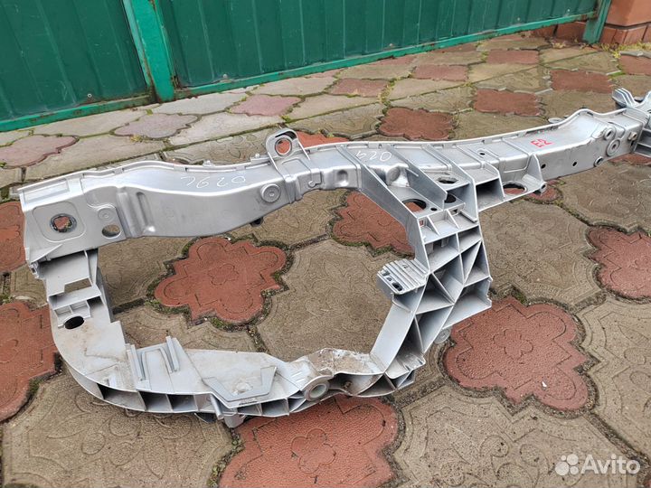 Телевизор Форд Фокус 3 серебристый