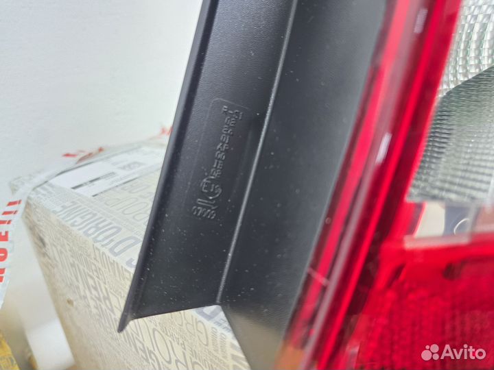 Фонарь задний рено сандеро
