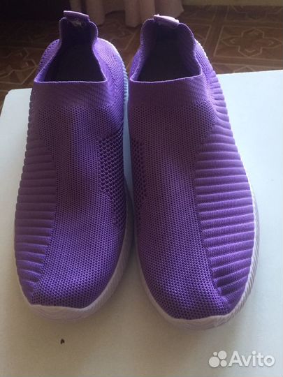 Кроссовки новые