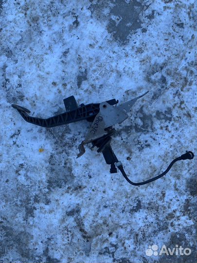 Педаль сцепления с цилиндром Ford focus 2 дорест