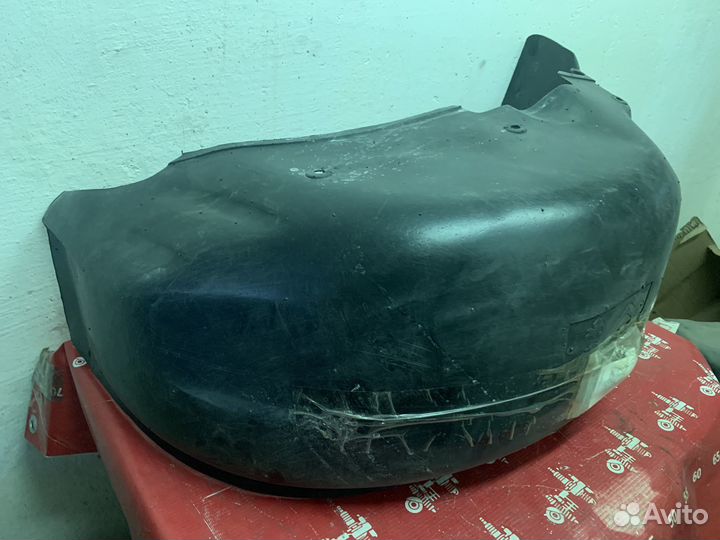 Citroen C-Crosser Подкрылок задний левый