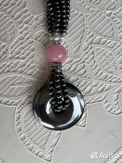 Украшение на шею длинное