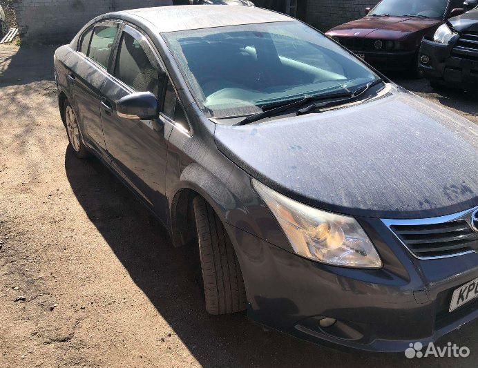 Toyota Avensis T27 2010 г по запчастям