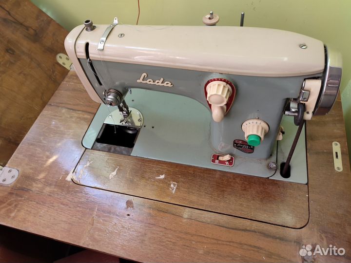 Швейная машина LADA 238