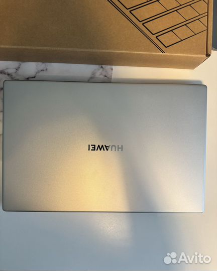 Huawei matebook d15 ryzen 7 5700u 16/512