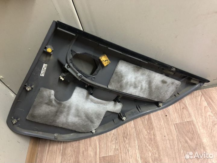 Обшивка задней левой двери Хендай Акцент 01-12г
