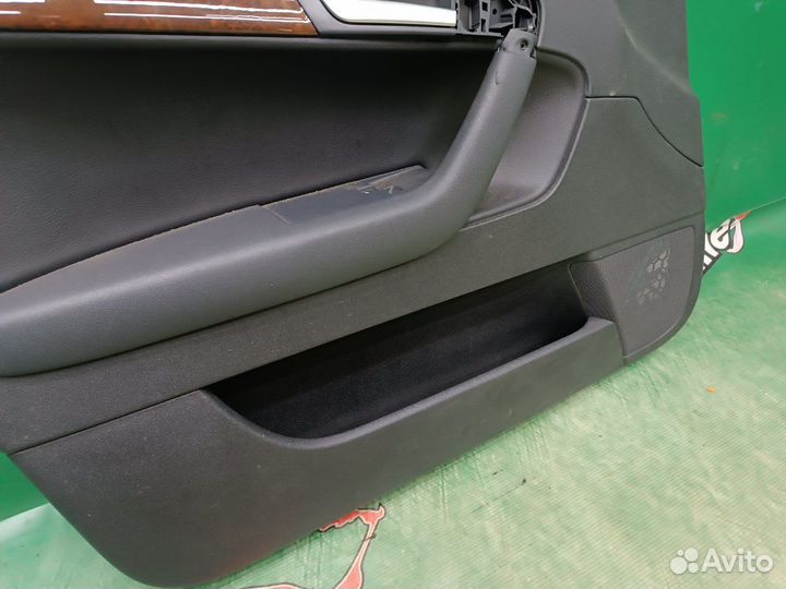 Обшивка двери передняя левая Audi A3 8P BLR 2006