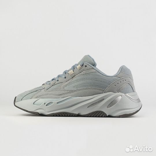 Кроссовки Adidas Yeezy Boost 700 v2 Hospital Blue